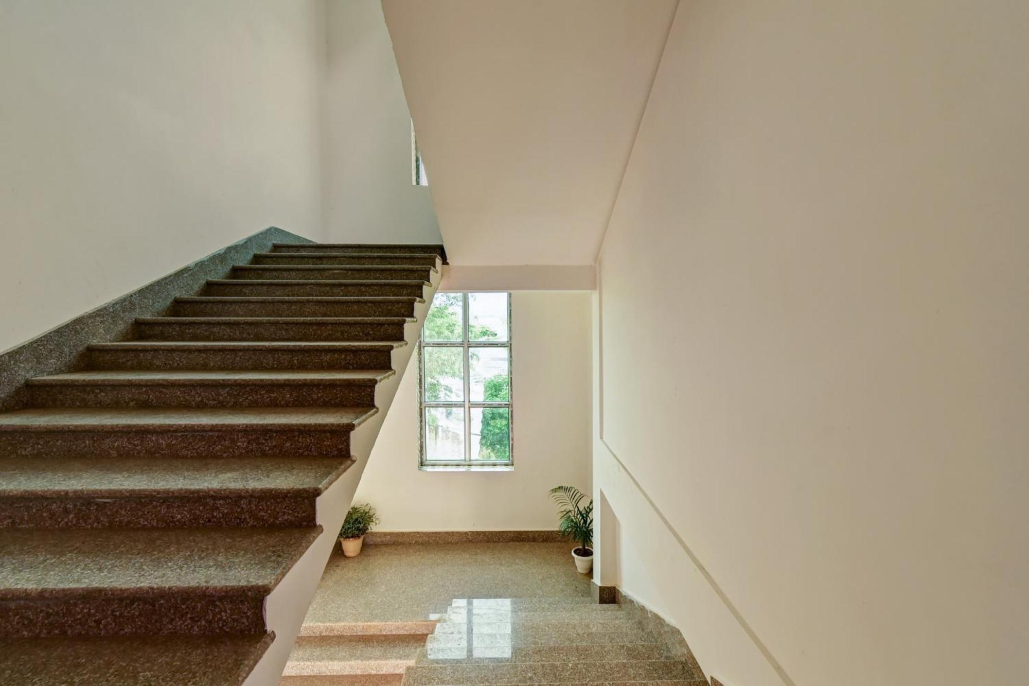 غاواهاتي Oyo Flagship The Brahmaputra Homestay المظهر الخارجي الصورة