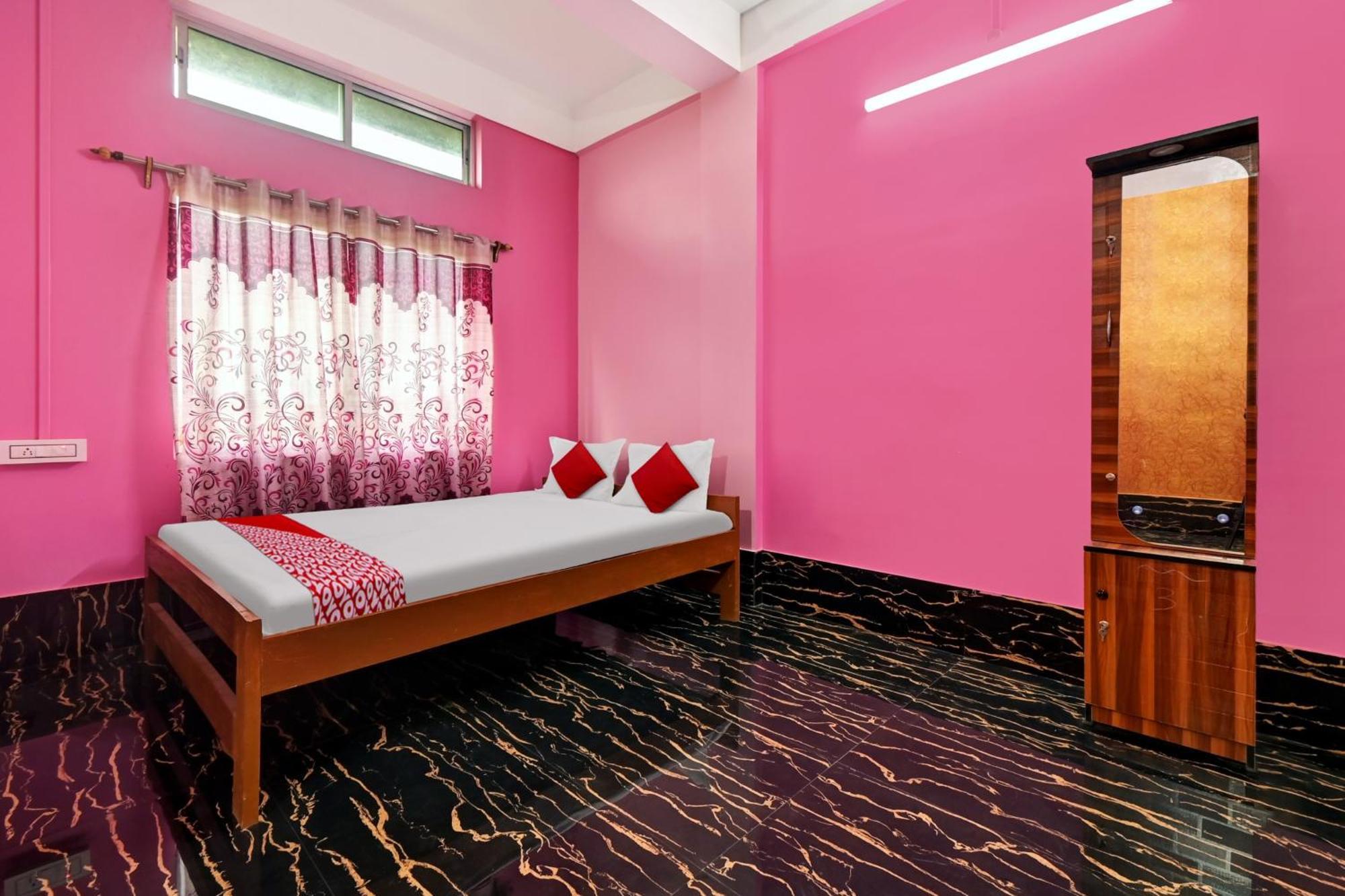 غاواهاتي Oyo Flagship The Brahmaputra Homestay المظهر الخارجي الصورة