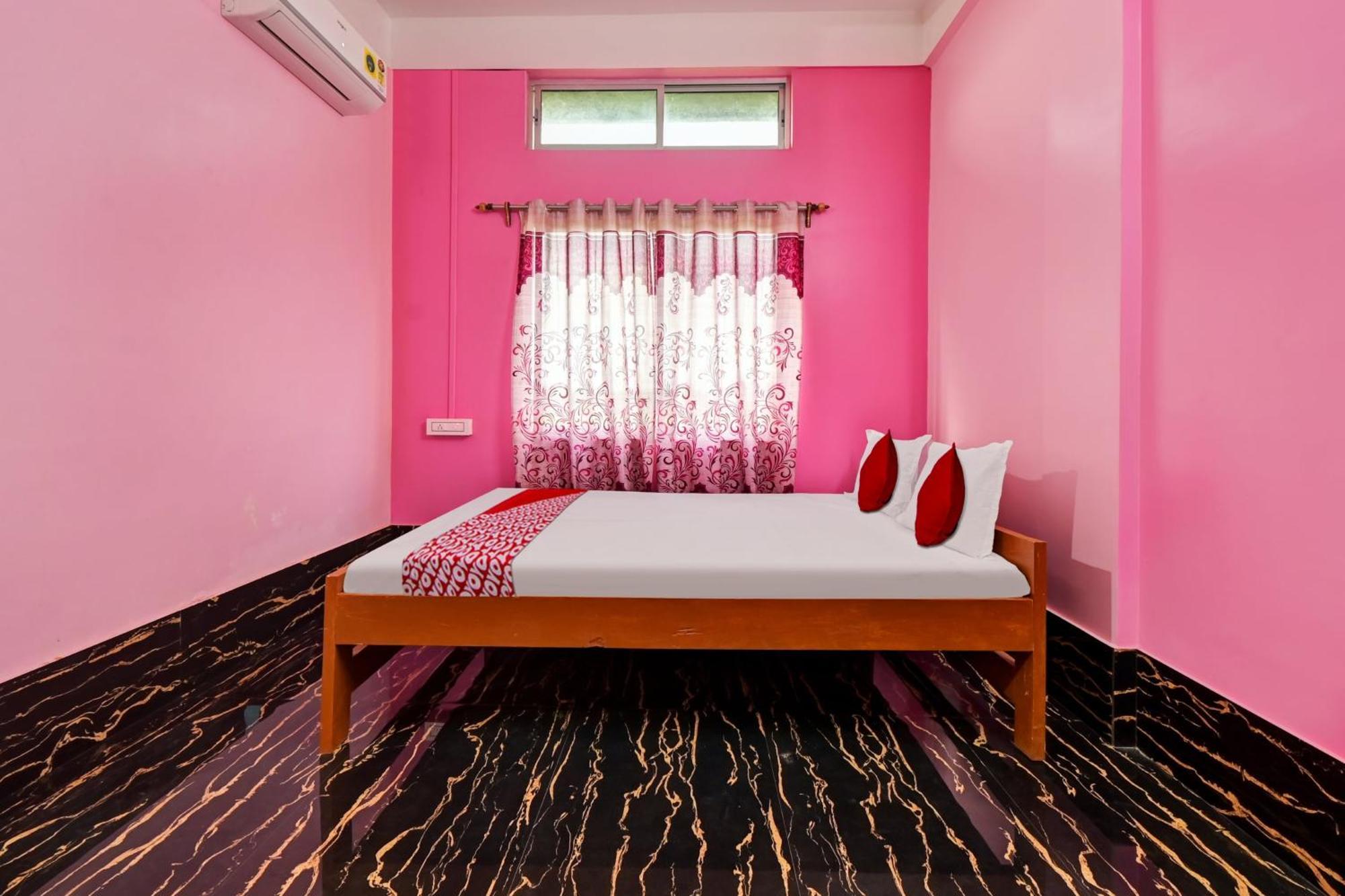غاواهاتي Oyo Flagship The Brahmaputra Homestay المظهر الخارجي الصورة